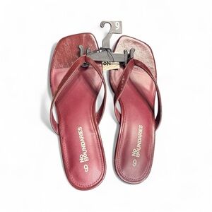 NEW: No Boundaries Women's Burgundy Sandals